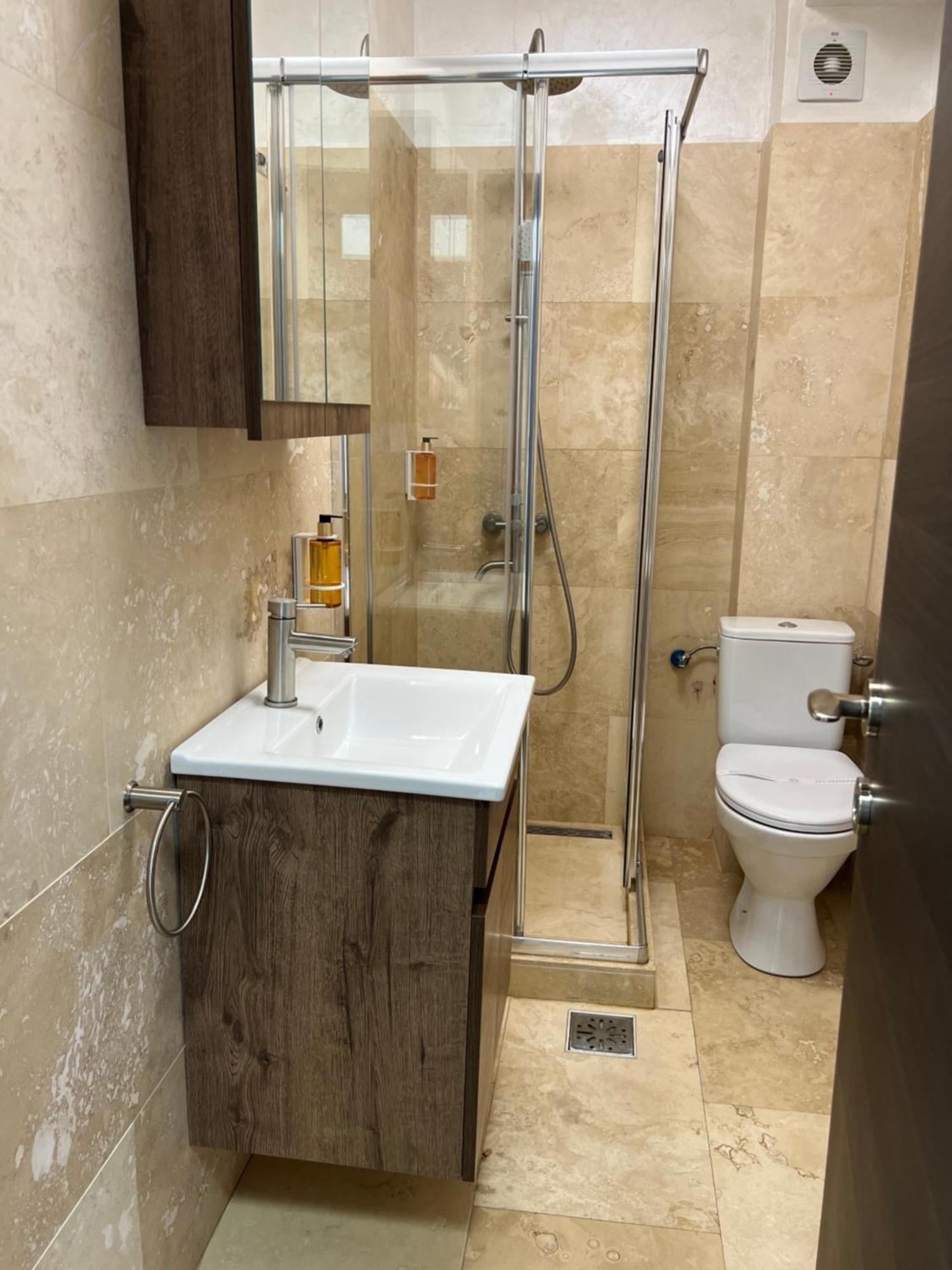 Hotel Del Ponte Tergovistye Kültér fotó